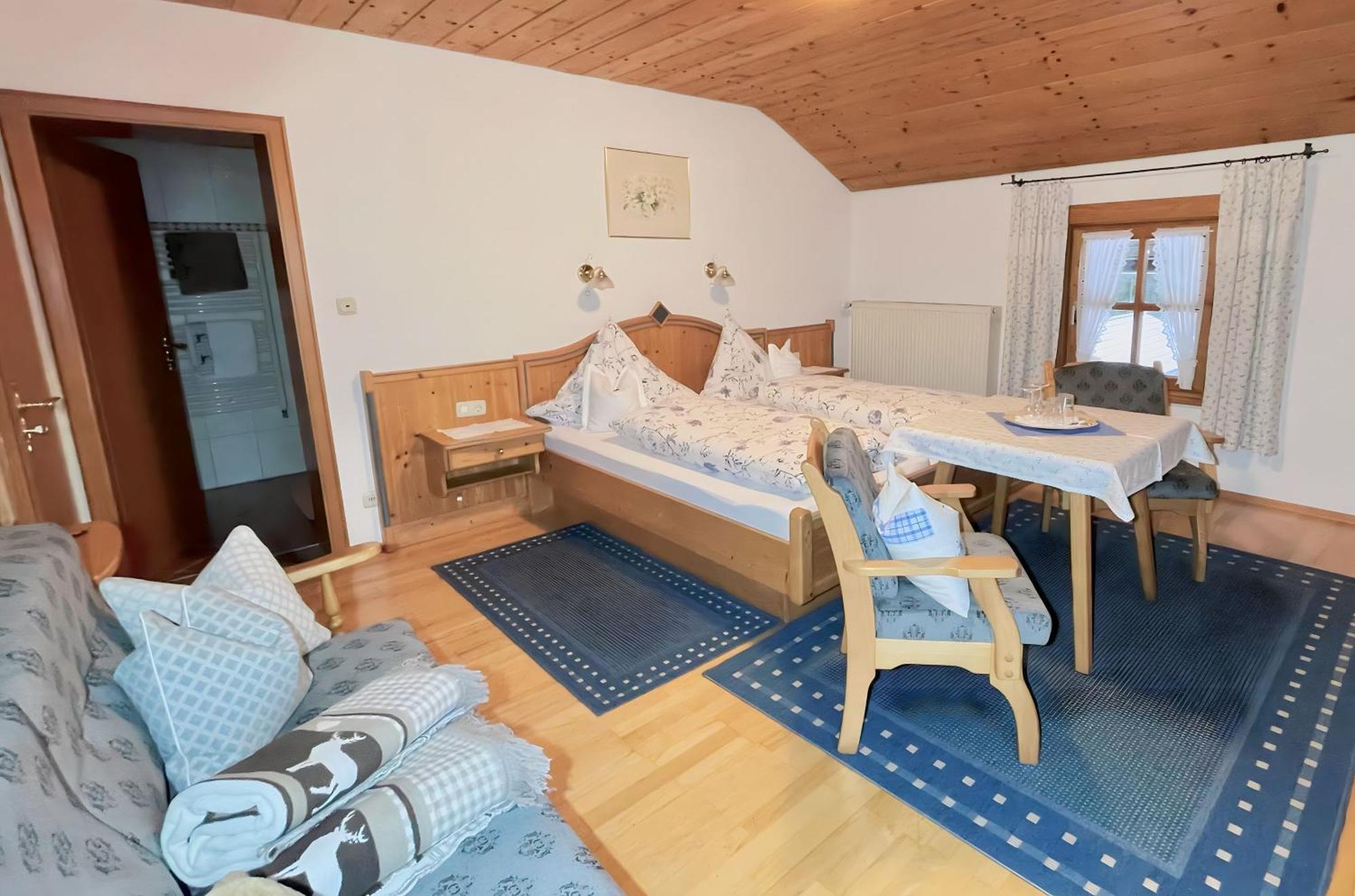 Gaestehaus Herbstbauernhof Siegsdorf Esterno foto